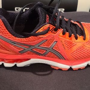 Asics GT 2000 IGS Womens Size 9